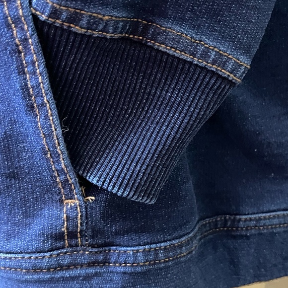 Classic Blue Denim Jacket for Women - Picture 4 of 11